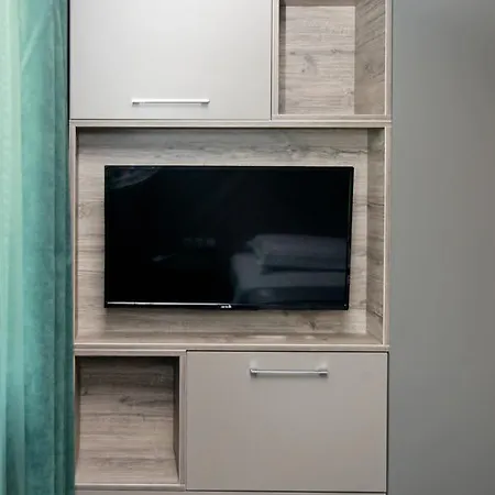 The Hut Apartment